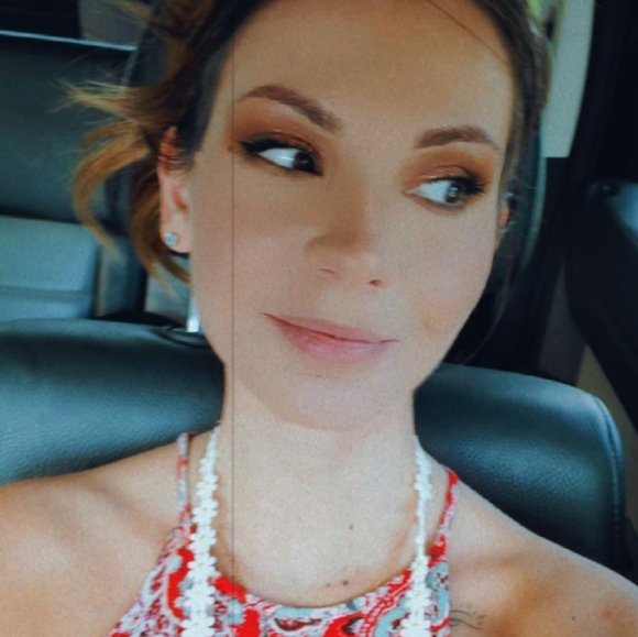 💕Meet Your Posher💕 - Picture 3 of 16